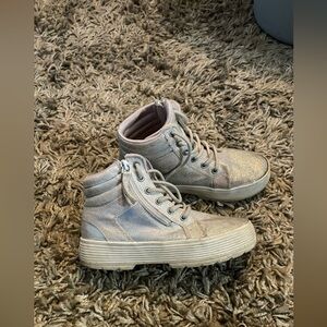 Size 3 platform sketchers